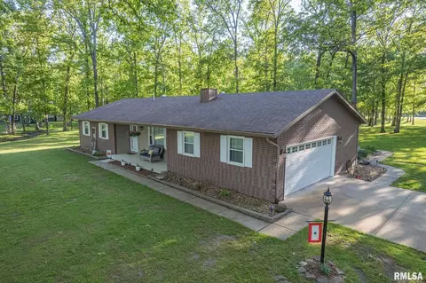 3717 Hotze Rd, Salem, IL 62881