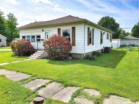 134 Fair Ave, Flora, IL 62839 photo 4