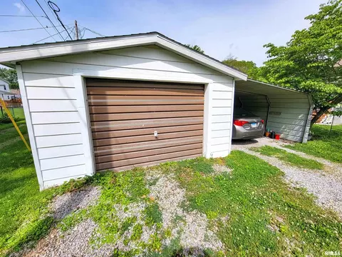 134 Fair Ave, Flora, IL 62839 photo 3