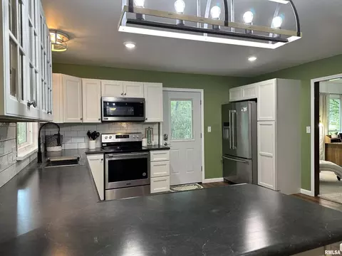 505 Forest Dr, Herrin, IL 62948 photo 19