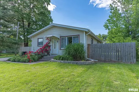 504 E Oglesby St, Salem, IL 62881