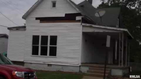 412 W College St, Harrisburg, IL 62946