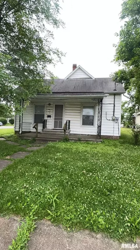 402 W Ernestine Ave, Christopher, IL 62822