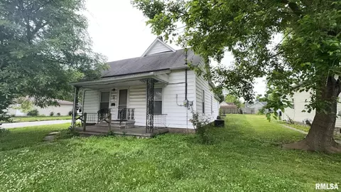 402 W Ernestine Ave, Christopher, IL 62822 photo 4