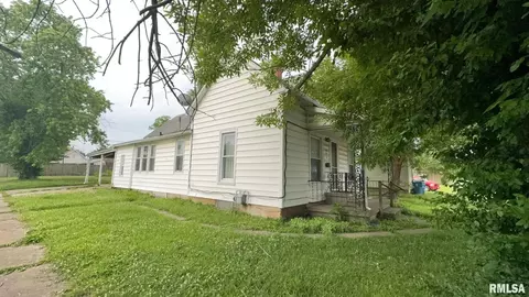 402 W Ernestine Ave, Christopher, IL 62822 photo 3