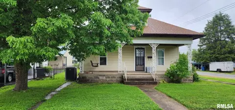 401 W Ray Ave, Christopher, IL 62822 photo 2