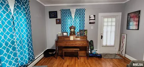 401 W Ray Ave, Christopher, IL 62822 photo 9
