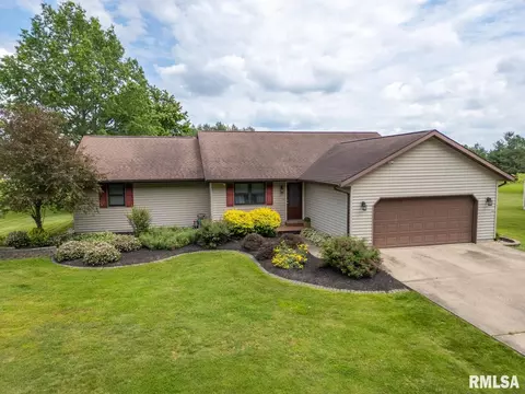10468 Chayla Rd, Marion, IL 62959
