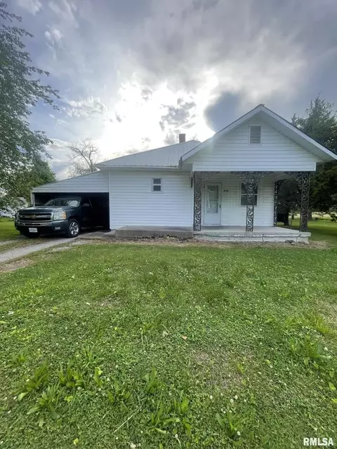 439 N Bush Ave, Hurst, IL 62949