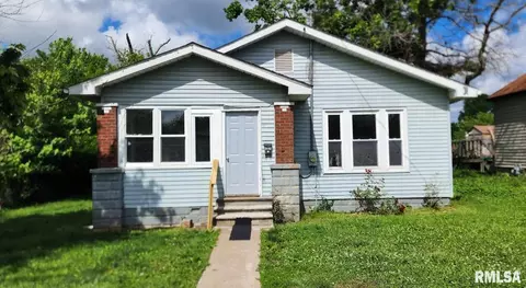 1104 Gent Ave, Johnston City, IL 62951