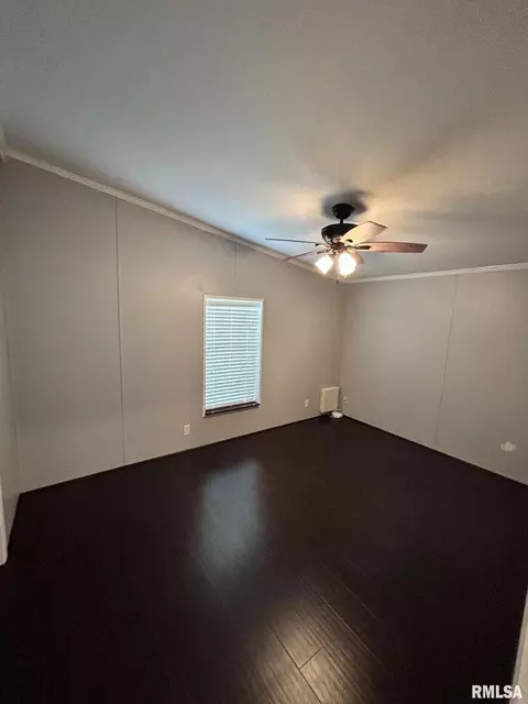 1505 E Pickett Ln, Marion, IL 62959 photo 3