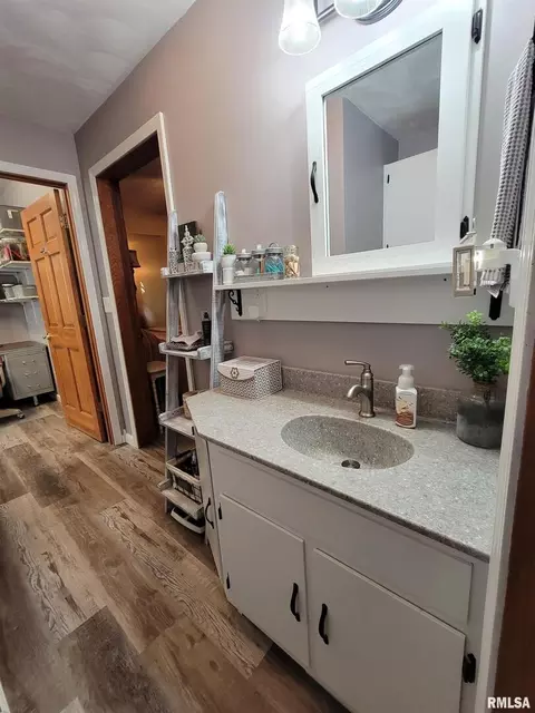 413 E 5th St, Flora, IL 62839 photo 64