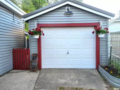 413 E 5th St, Flora, IL 62839 photo 85