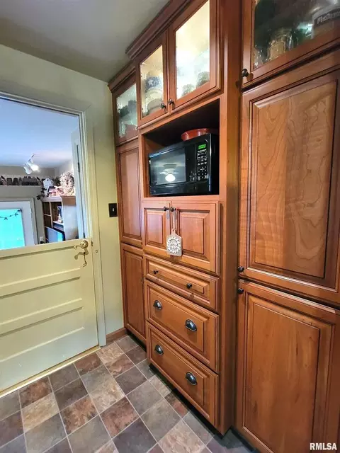 413 E 5th St, Flora, IL 62839 photo 38