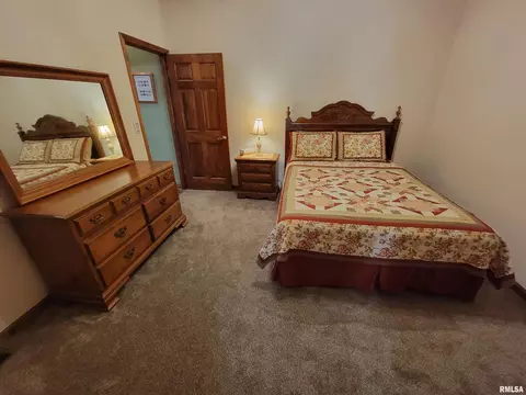 413 E 5th St, Flora, IL 62839 photo 55