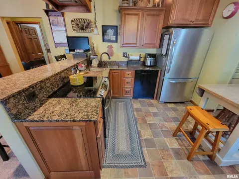 413 E 5th St, Flora, IL 62839 photo 30