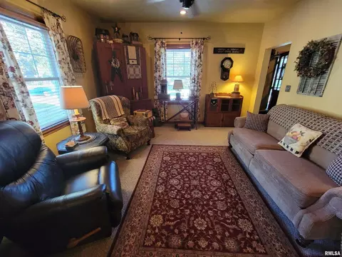413 E 5th St, Flora, IL 62839 photo 23