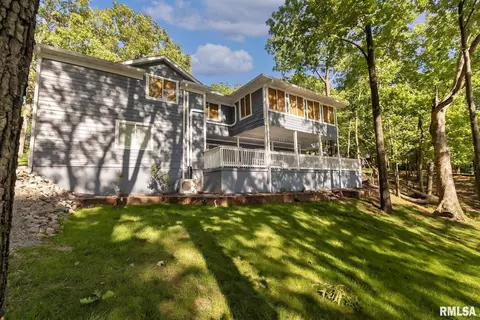 640 Lakeview Dr, Creal Springs, IL 62922