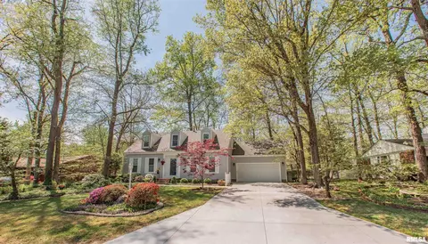 609 Country Club Ln, Carterville, IL 62918