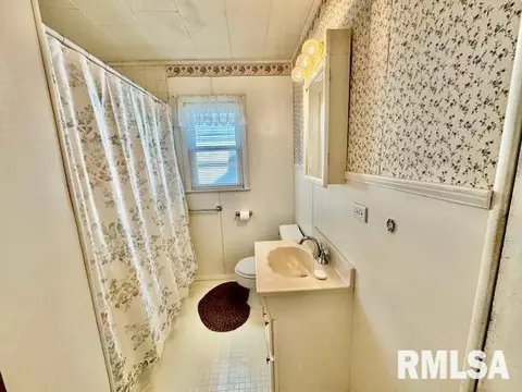 608 E 7th St, Centralia, IL 62801 photo 9