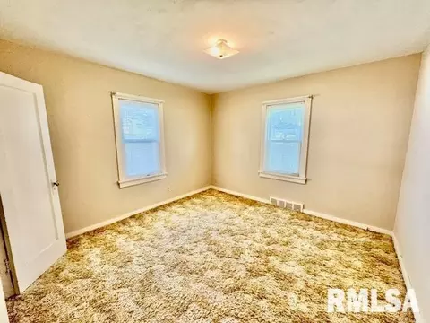 608 E 7th St, Centralia, IL 62801 photo 8