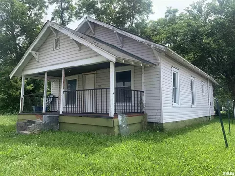 1105 Shawnee St, Mount Vernon, IL 62864