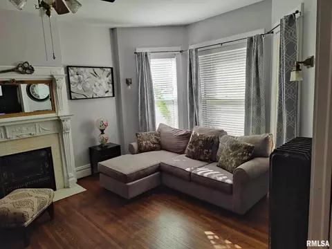 502 E Broadway, Centralia, IL 62801 photo 6
