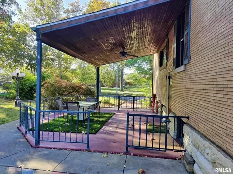 502 E Broadway, Centralia, IL 62801 photo 18