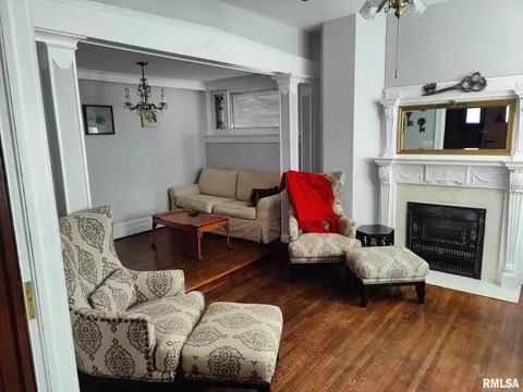 502 E Broadway, Centralia, IL 62801 photo 5