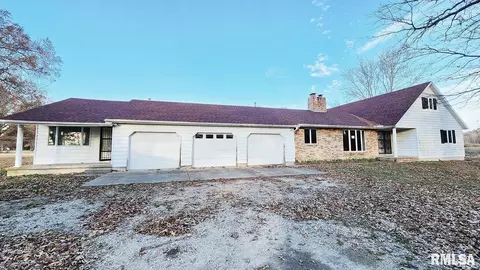 4905 Beckwood Ln, Salem, IL 62881