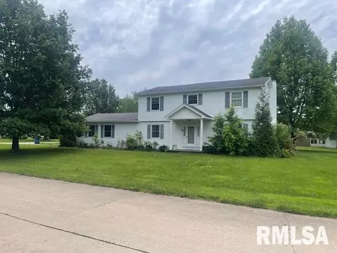 515 Canary Ln, Carterville, IL 62918