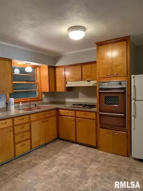 705 Maple St, Mount Vernon, IL 62864 photo 5