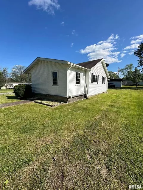 206 Benedict St, Valier, IL 62891 photo 3