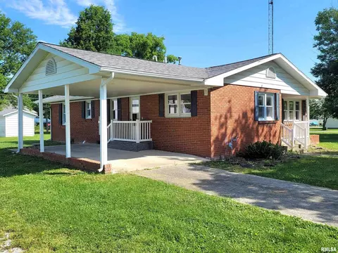 609 Illinois St, Alma, IL 62807
