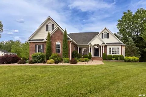 507 David Livingstone Dr, Carterville, IL 62918