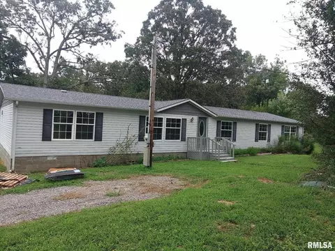 1404 County Road 750 E, Carmi, IL 62821