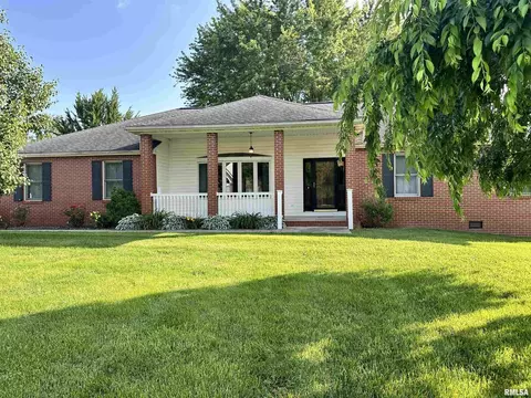 1011 Applewood Ln, Anna, IL 62906