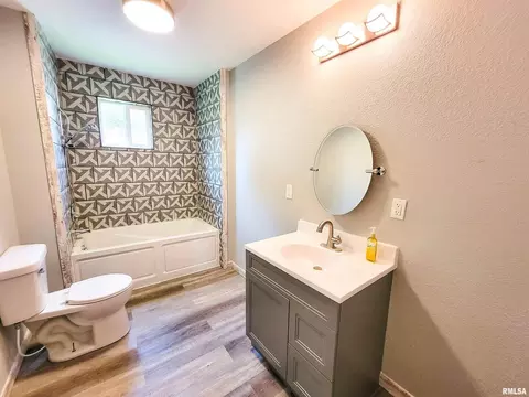 211 Adams St, Flora, IL 62839 photo 30
