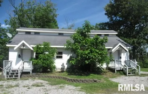 1207 N Market St #2, Marion, IL 62959