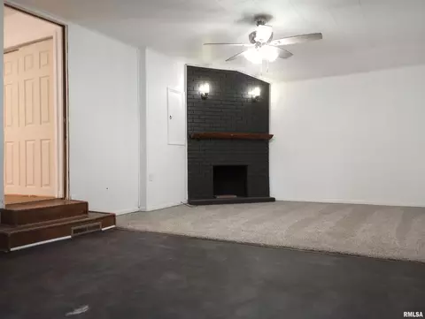 210 W Sylvia Ave, Christopher, IL 62822 photo 12