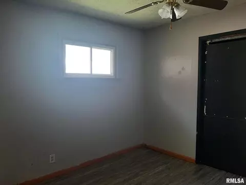 312 W Ernestine Ave, Christopher, IL 62822 photo 10