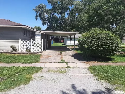 312 W Ernestine Ave, Christopher, IL 62822 photo 3