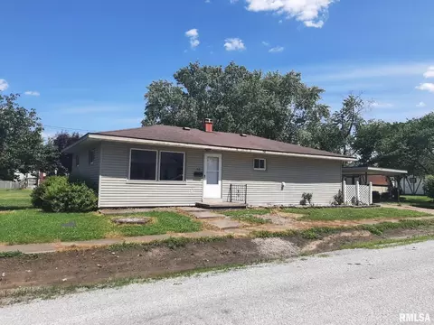 312 W Ernestine Ave, Christopher, IL 62822