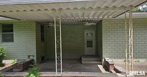 2413 Shaw Rd, Centralia, IL 62801 photo 5