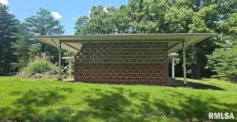 2413 Shaw Rd, Centralia, IL 62801 photo 3