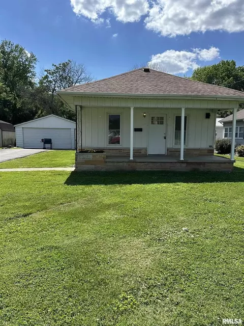 601 Halliday Ave, Du Quoin, IL 62832