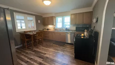 708 William St, Marion, IL 62959 photo 7