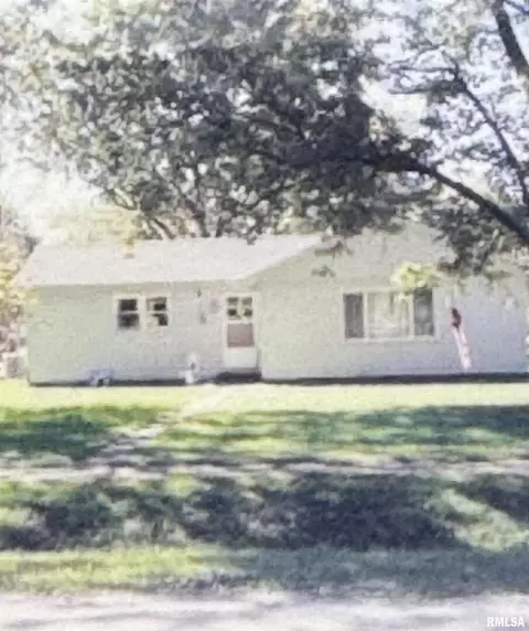 111 E Aird St, Odin, IL 62870