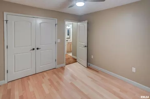 406 N Point Dr, Salem, IL 62881 photo 29