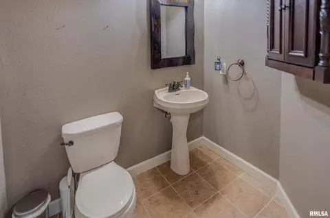 406 N Point Dr, Salem, IL 62881 photo 26